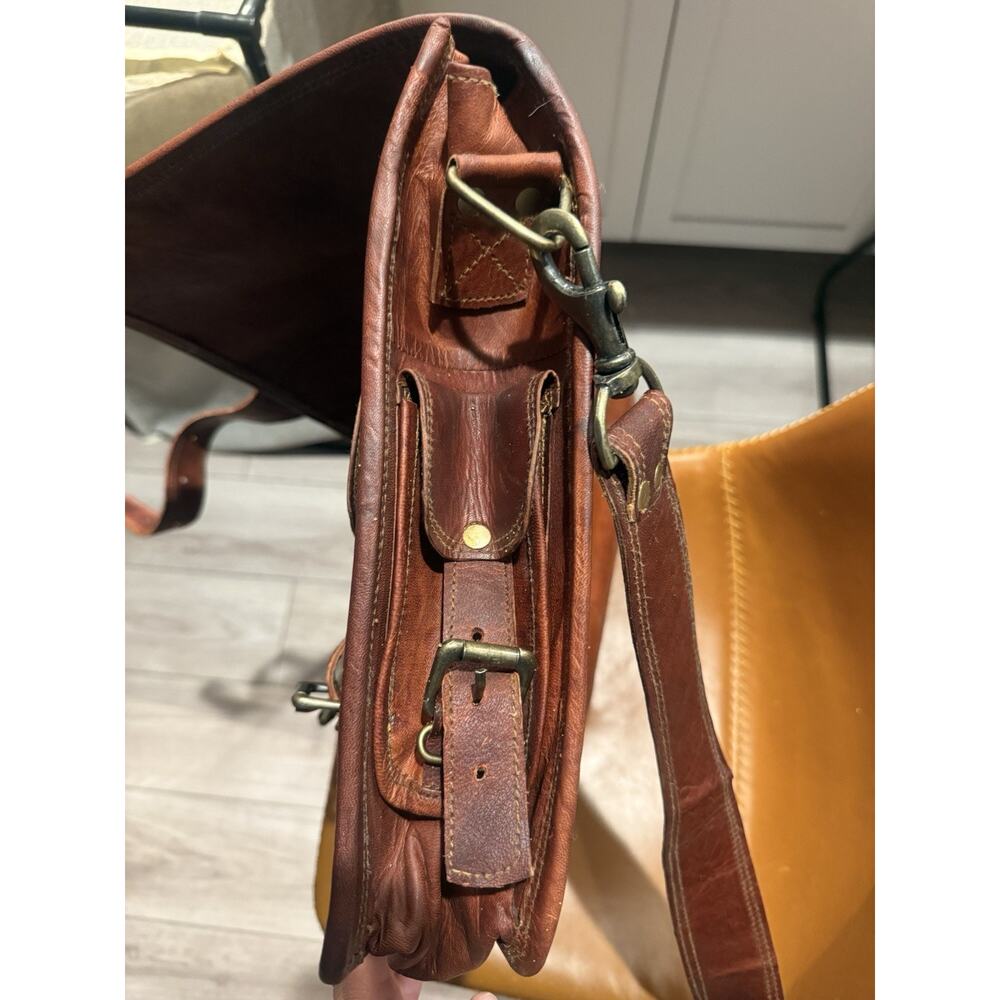 Men's Brown Messenger Bag Buckle Closure Crossbody Strap Lined Pockets - Picture 11 of 13
